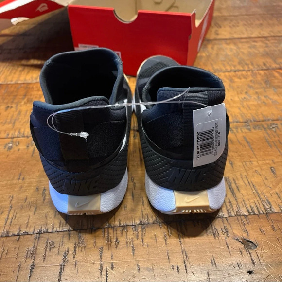 NIKE Go FlyEase‎  Black White Easy On/Off Shoes DR5540 002 - Picture 5 of 9